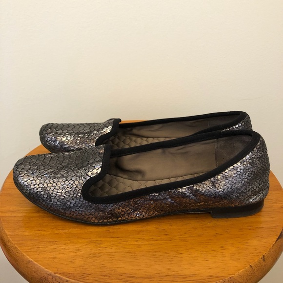 BCBG Maxazria pewter leather flats, US 6 - Picture 3 of 5